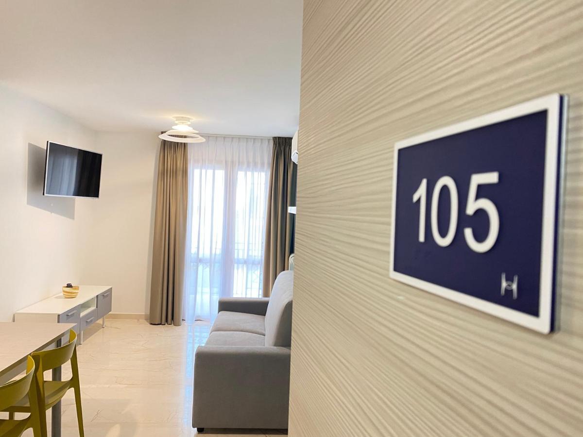 Azzurra Apartments Балестрате Екстериор снимка