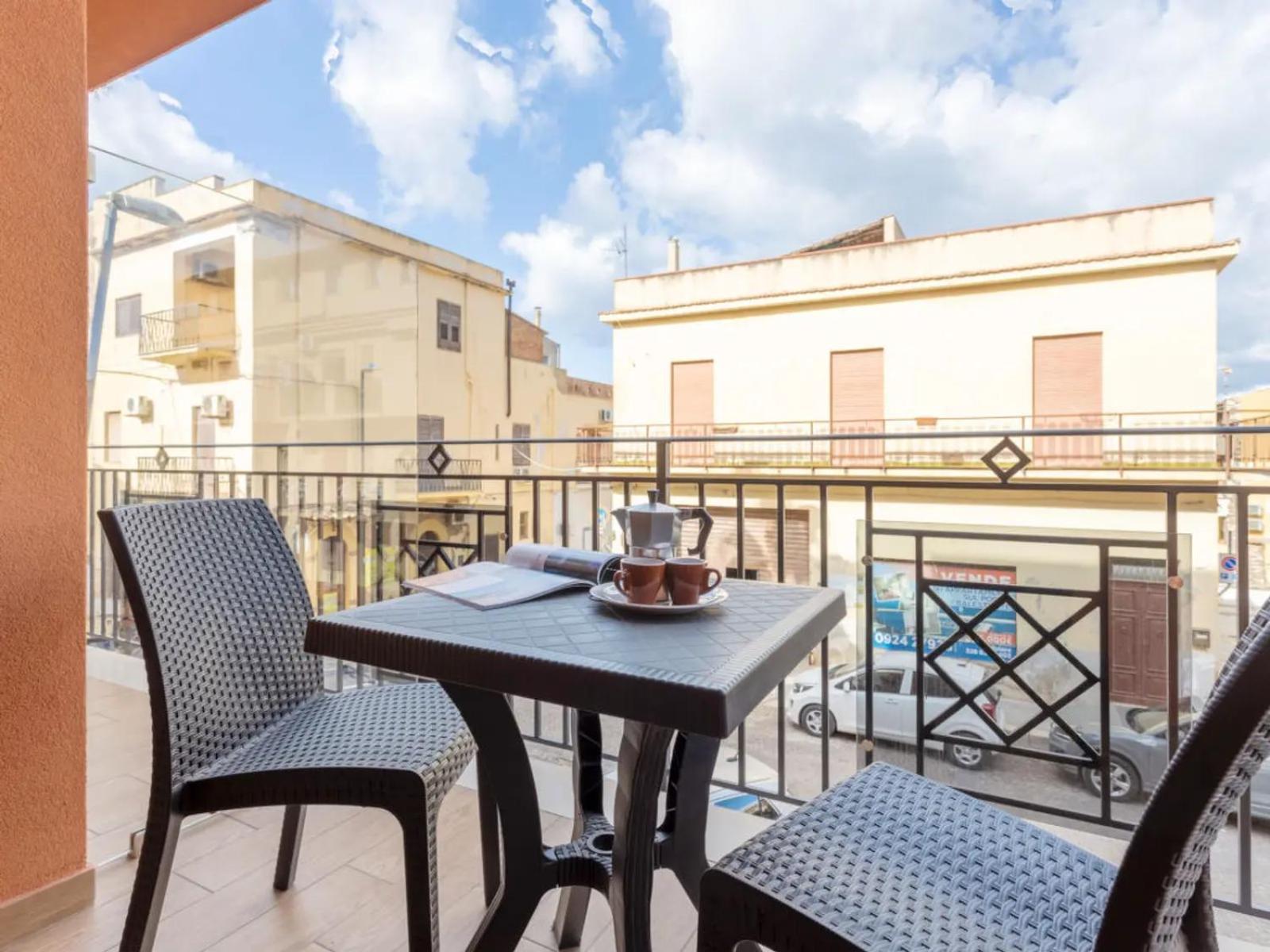 Azzurra Apartments Балестрате Екстериор снимка