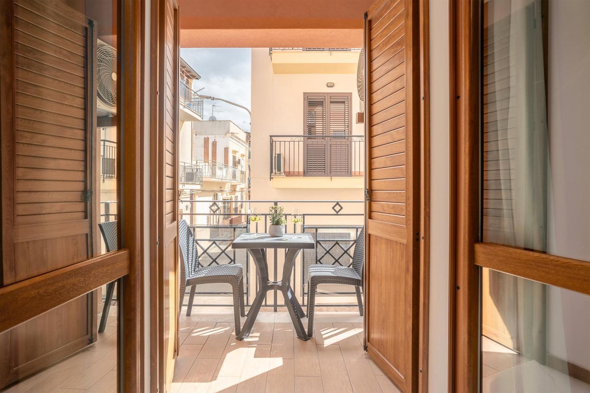 Azzurra Apartments Балестрате Екстериор снимка
