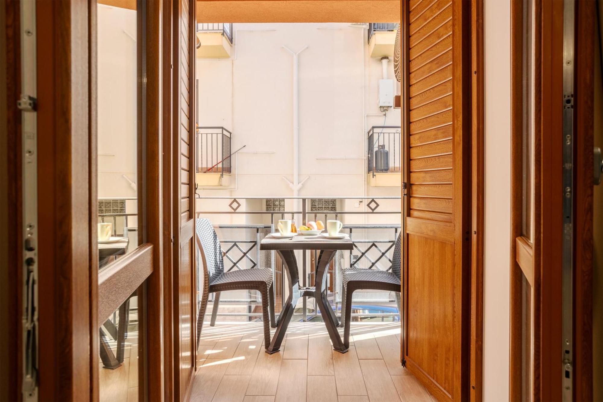 Azzurra Apartments Балестрате Екстериор снимка
